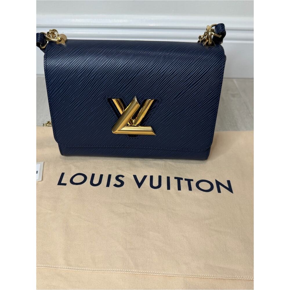Louis Vuitton Navy Leather Twist MM Shoulder Bag with Gold Chain - Picture 8 of 12